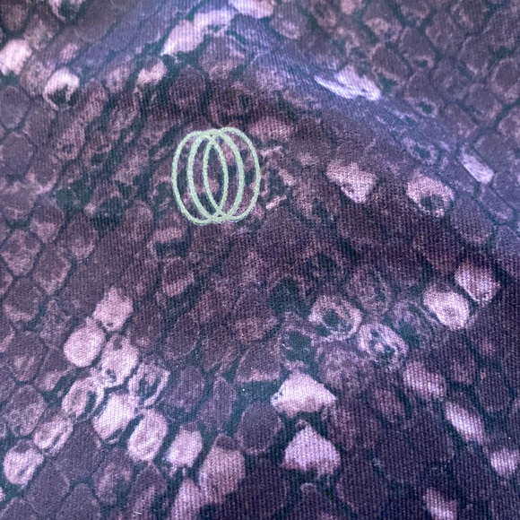 Balance Collection Mia Large Wild Plum Snake Print Active Tank Top Crop - Picture 6 of 7